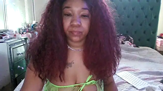 Snapshot of YasmineMinaj chatting on 02-01-26, 04:05 YasmineMinaj online show from 02-01-26, 04:05