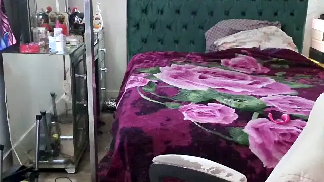 YasmineMinaj online show from 10-15-25, 03:20