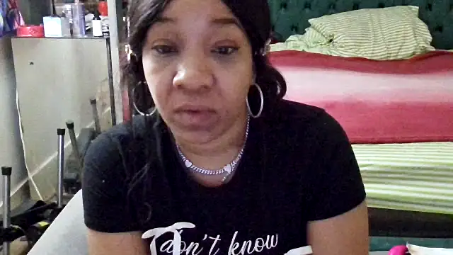 YasmineMinaj online show from 10-31-25, 03:36