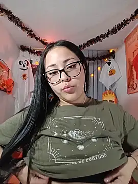Snapshot of persefone_core chatting on 10-26-25, 01:28 persefone core online show from 10-26-25, 01:28