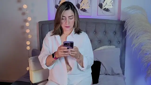 Isabella lt online show from 09-25-25, 11:27