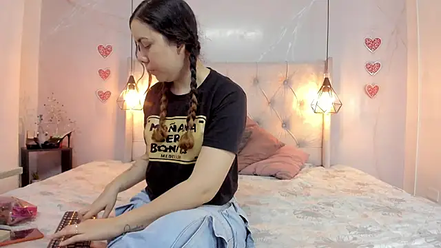 Snapshot of SakuraLee_ chatting on 07-07-26, 01:25 SakuraLee online show from 07-07-26, 01:25