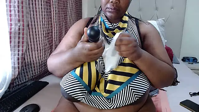 CHOCOLATEDARKBUSTYX online show from 10-27-25, 09:10