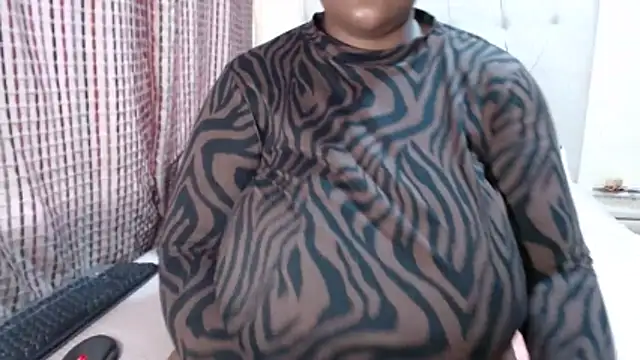 CHOCOLATEDARKBUSTYX online show from 04-08-26, 06:15