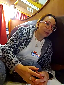 Snapshot of LybovNTV chatting on 09-20-25, 10:15 LybovNTV online show from 09-20-25, 10:15