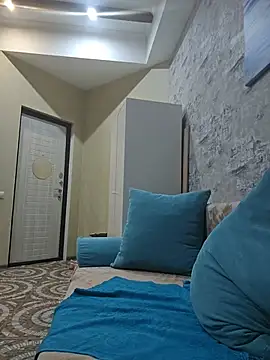 Snapshot of LybovNTV chatting on 11-15-25, 12:36 LybovNTV online show from 11-15-25, 12:36