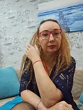 Snapshot of LybovNTV chatting on 11-16-25, 02:00 LybovNTV online show from 11-16-25, 02:00