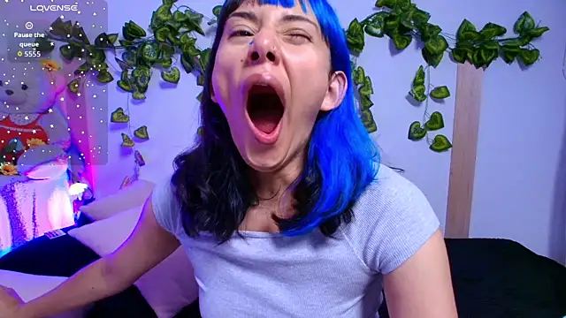 tati cardenas online show from 12-22-25, 04:12