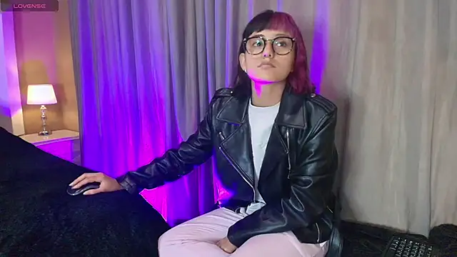 tati cardenas online show from 03-13-25, 04:38