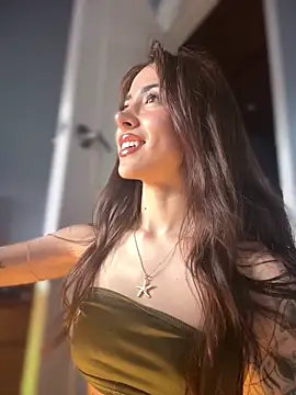 Snapshot of lauravasquez chatting on 05-15-26, 07:23 lauravasquez online show from 05-15-26, 07:23