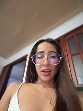 Snapshot of lauravasquez chatting on 02-09-25, 10:00 lauravasquez online show from 02-09-25, 10:00