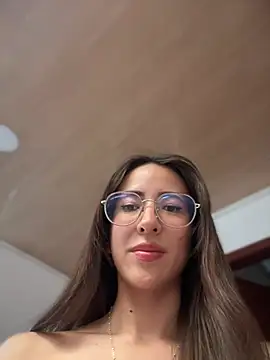 Snapshot of lauravasquez chatting on 02-26-25, 06:26 lauravasquez online show from 02-26-25, 06:26