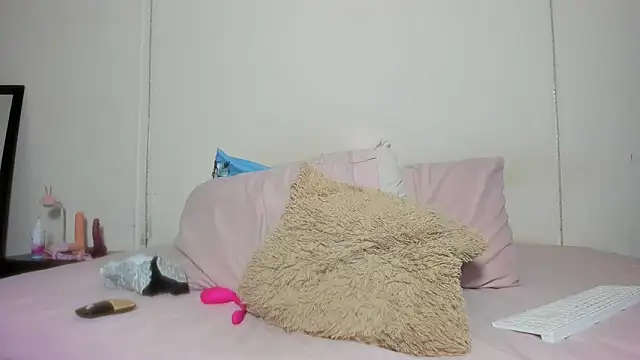 Snapshot of kimjoy chatting on 02-19-25, 12:11 kimjoy online show from 02-19-25, 12:11