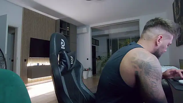 UbbeViking online show from 09-28-25, 05:09