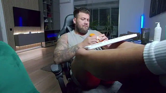 UbbeViking online show from 12-05-25, 07:23