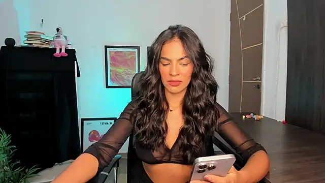 Snapshot of camille-rose chatting on 04-21-26, 04:35 camille-rose online show from 04-21-26, 04:35