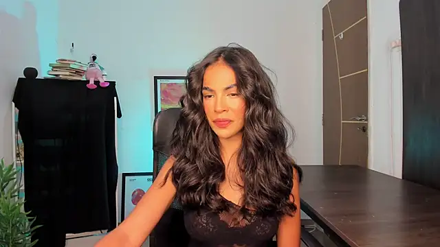 Snapshot of camille-rose chatting on 04-30-26, 05:20 camille-rose online show from 04-30-26, 05:20