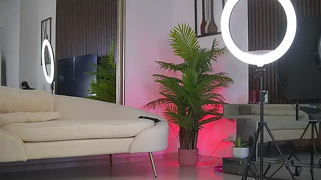 Abbela White online show from 07-05-26, 05:47