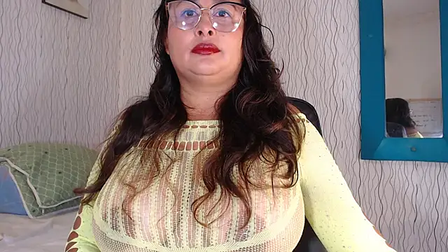 Snapshot of NadiaWhite chatting on 10-04-25, 11:56 NadiaWhite online show from 10-04-25, 11:56
