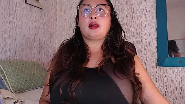 NadiaWhite online show from 10-30-25, 05:54