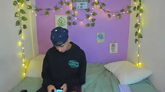 charlottte queen online show from 12-29-24, 07:22