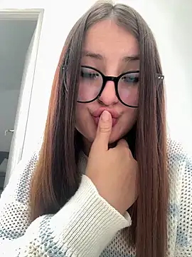 Megan lu2 online show from 10-20-25, 08:53