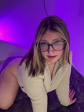 Snapshot of Megan_lu2 chatting on 02-24-26, 04:13 Megan lu2 online show from 02-24-26, 04:13