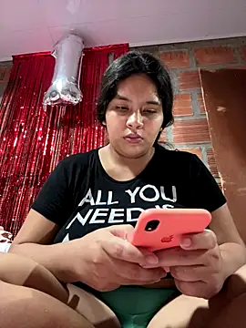 moncerrat luna online show from 11-24-25, 11:27