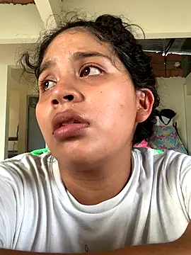 moncerrat luna online show from 09-30-25, 09:10