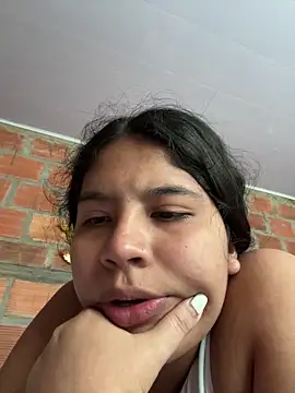 moncerrat luna online show from 01-05-26, 05:27