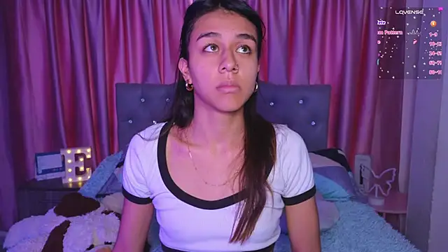 Emiily Scott1 online show from 11-18-25, 09:18