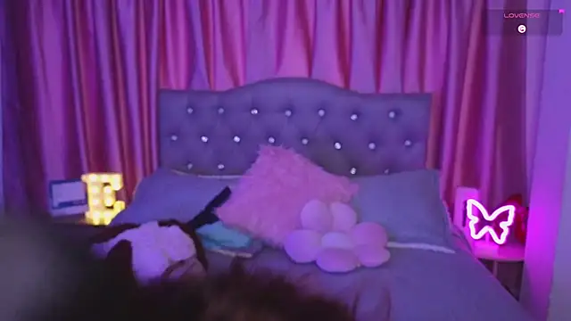 Emiily Scott1 online show from 11-04-25, 09:18