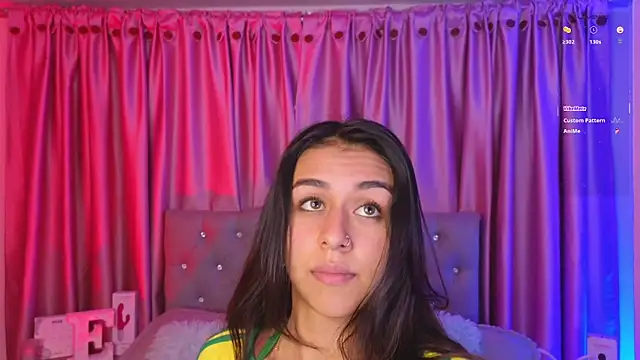 Snapshot of Emiily_Scott1 chatting on 05-29-26, 01:33 Emiily Scott1 online show from 05-29-26, 01:33