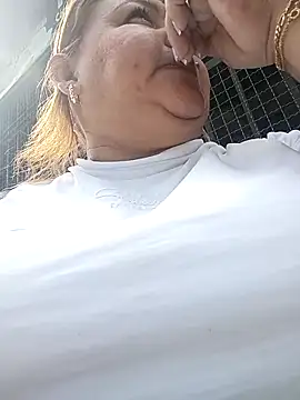 HORNY MATURE25 online show from 05-05-26, 07:17