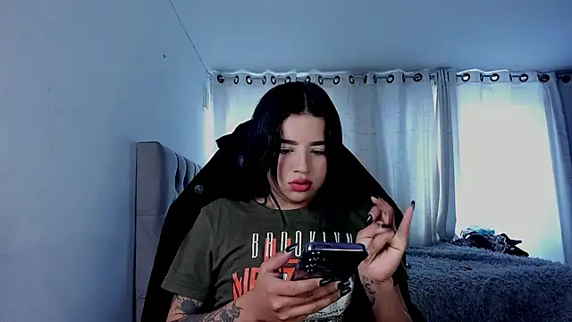 aliice walker  online show from 02-16-26, 03:43