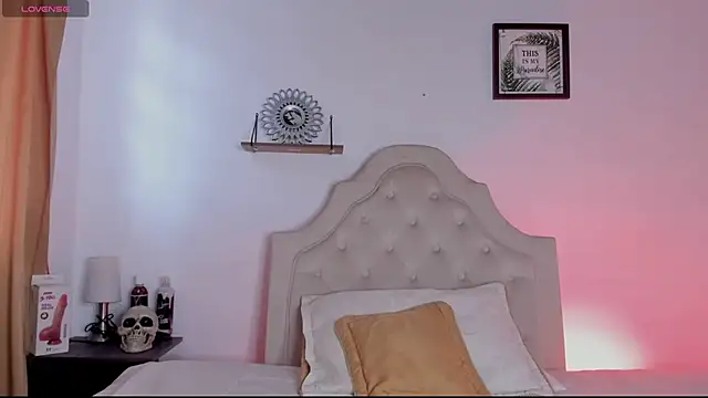 aliice walker  online show from 09-15-25, 01:33