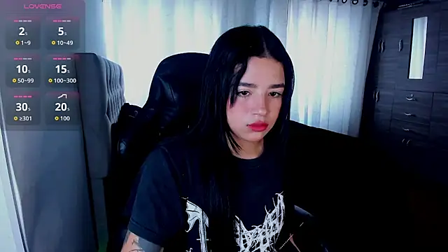 aliice walker  online show from 12-19-25, 04:53