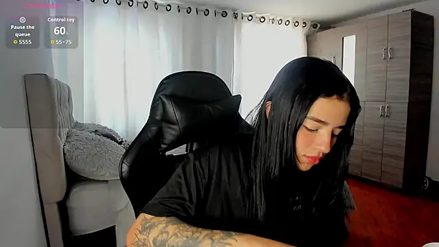 aliice walker  online show from 12-03-25, 04:06