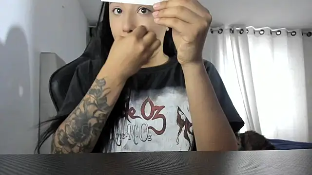 aliice walker  online show from 10-08-25, 01:01