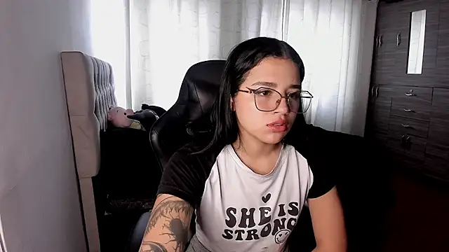 aliice walker  online show from 02-11-26, 04:51