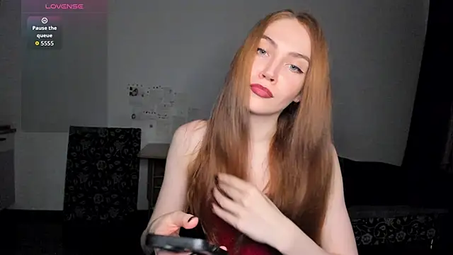 Snapshot of KitsuneRem chatting on 09-09-25, 09:02 KitsuneRem online show from 09-09-25, 09:02