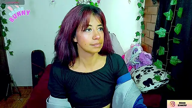 Roxanbunny1 online show from 11-30-25, 06:41