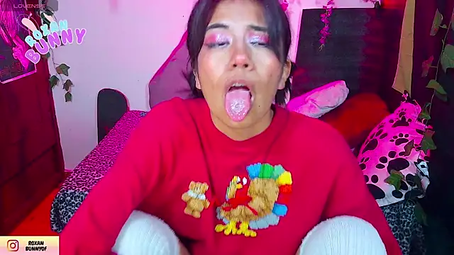 Roxanbunny1 online show from 12-19-25, 03:43