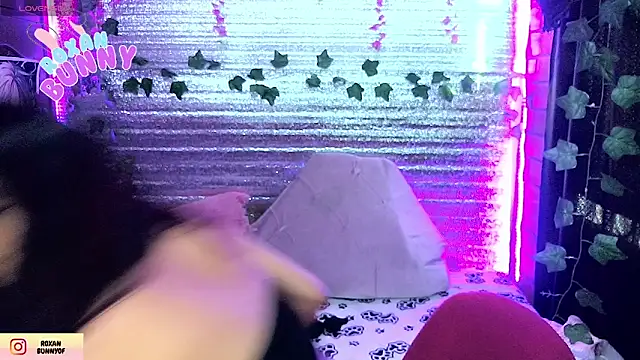 Roxanbunny1 online show from 03-21-26, 08:24