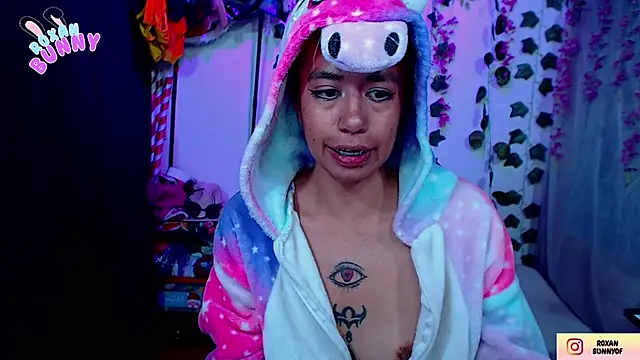 Roxanbunny1 online show from 09-15-25, 02:45