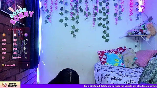 Snapshot of Roxanbunny1 chatting on 04-18-26, 07:07 Roxanbunny1 online show from 04-18-26, 07:07