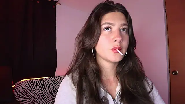 kisstarxxx online show from 12-17-25, 03:44