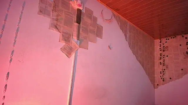 Snapshot of kisstarxxx chatting on 09-10-25, 03:05 kisstarxxx online show from 09-10-25, 03:05