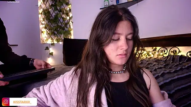 Snapshot of kisstarxxx chatting on 05-16-26, 05:39 kisstarxxx online show from 05-16-26, 05:39