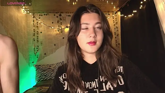 Snapshot of kisstarxxx chatting on 10-18-25, 04:03 kisstarxxx online show from 10-18-25, 04:03